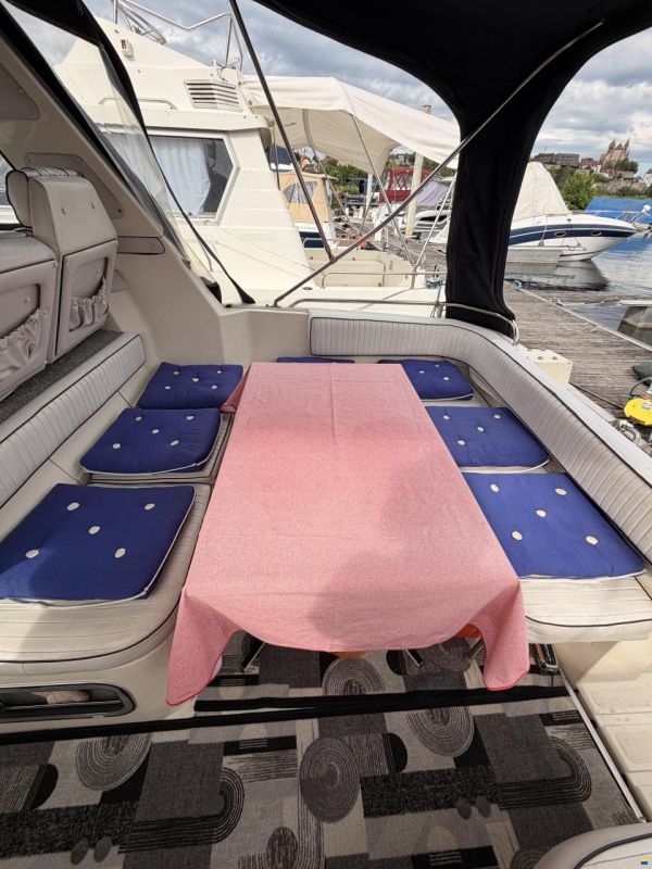 Sealine Confi 28 Family