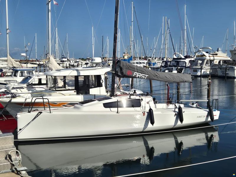 Beneteau First 24 SE