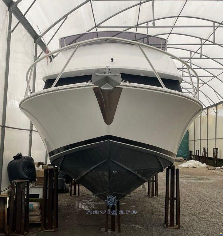 Bertram Yacht 28' SF
