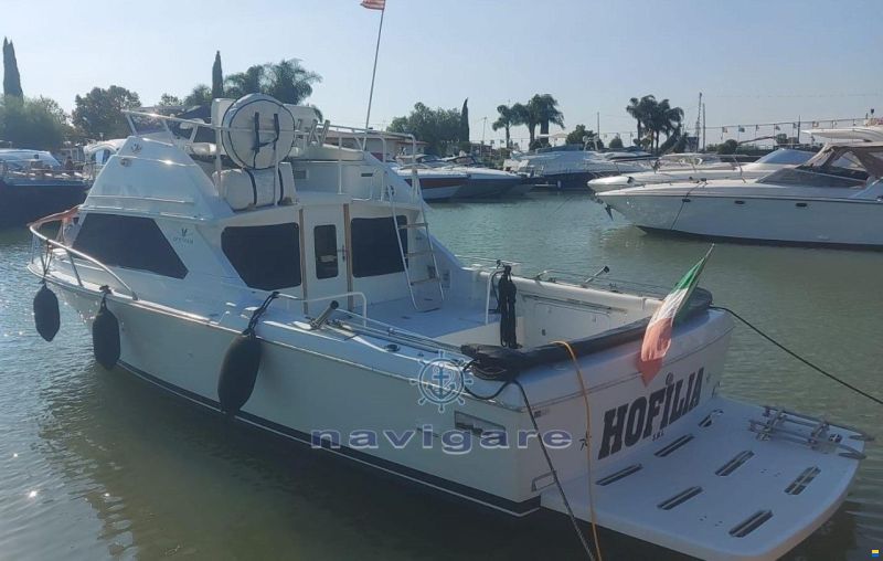 Bertram Yacht 28' SF