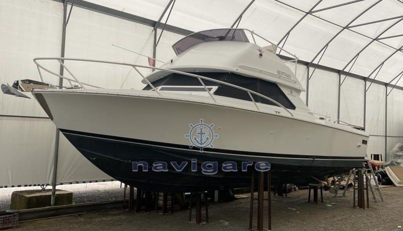 Bertram Yacht 28' SF
