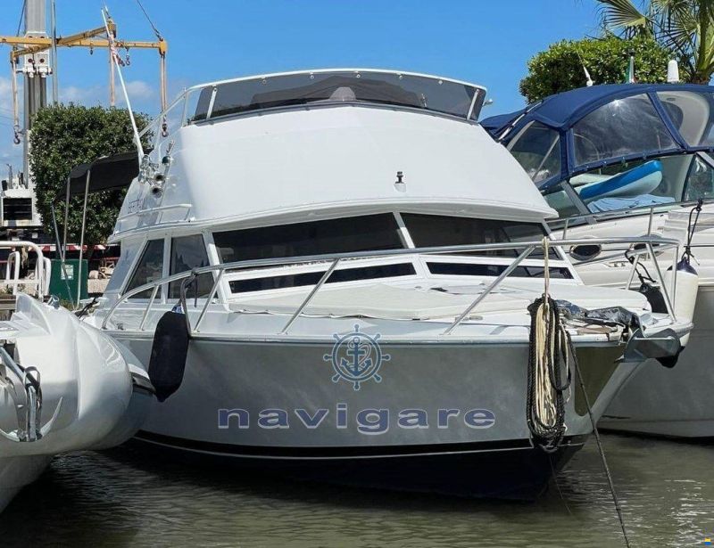 Bertram Yacht 28' SF