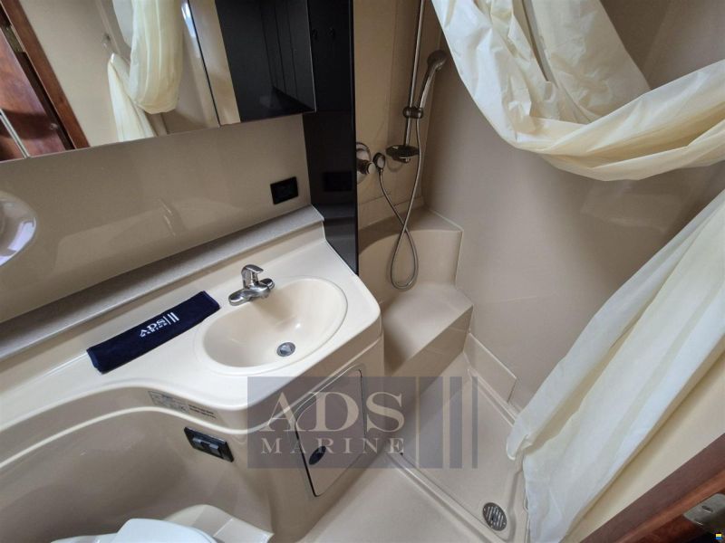 Cruiser Yachts 340 Express
