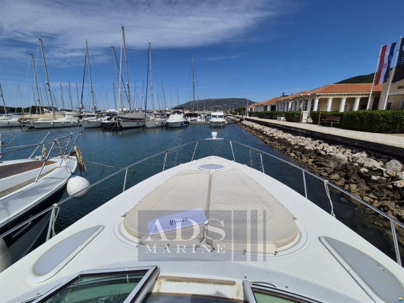 Cruiser Yachts 340 Express
