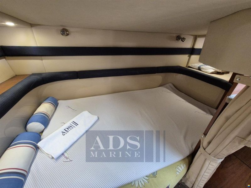 Cruiser Yachts 340 Express