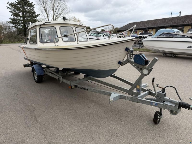 Uttern ????️ Uttern 5600 MR med Suzuki 50 HK KU