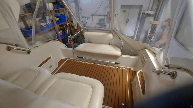 Maxum 2300