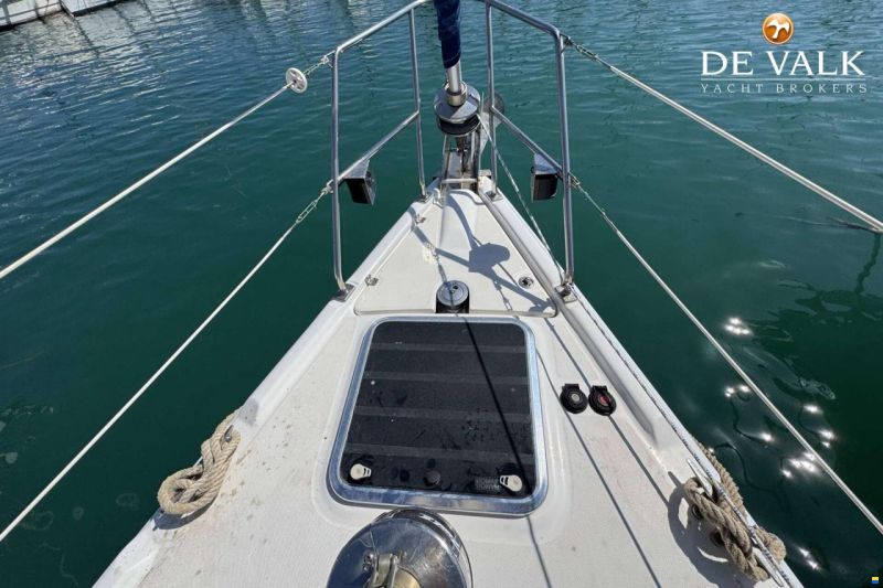 Hunter Marine 50 Center Cockpit