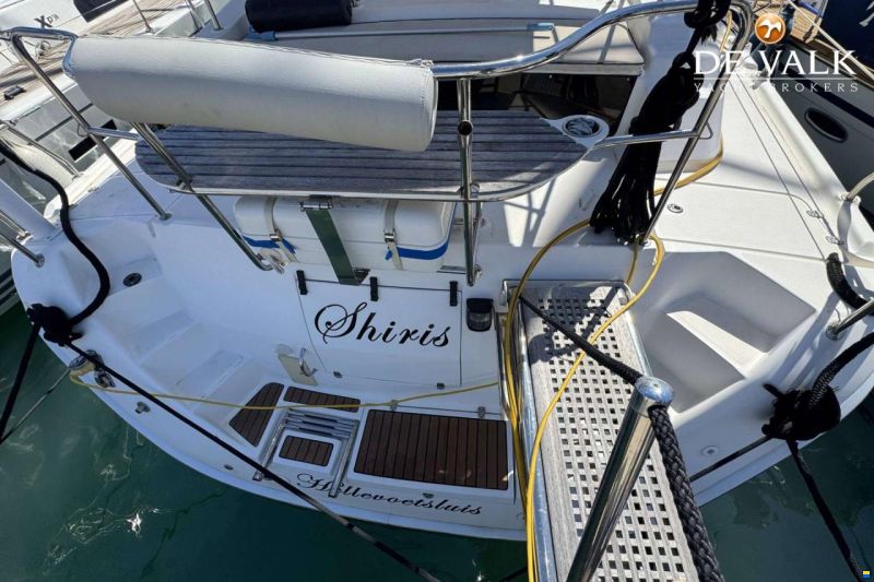 Hunter Marine 50 Center Cockpit