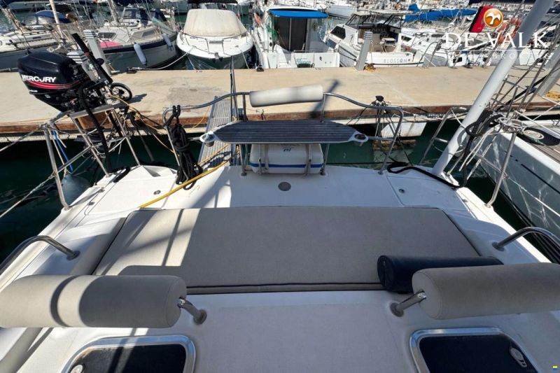 Hunter Marine 50 Center Cockpit