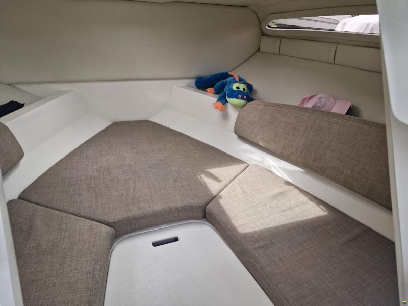 Bayliner VR5 Cuddy