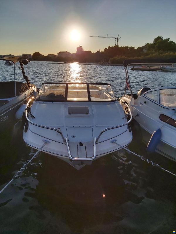 Bayliner VR5 Cuddy