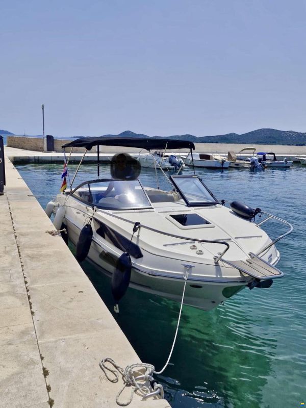 Bayliner VR5 Cuddy