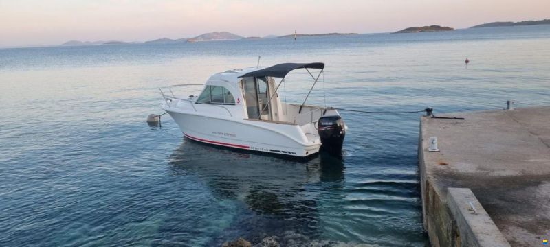 Beneteau Antares 650