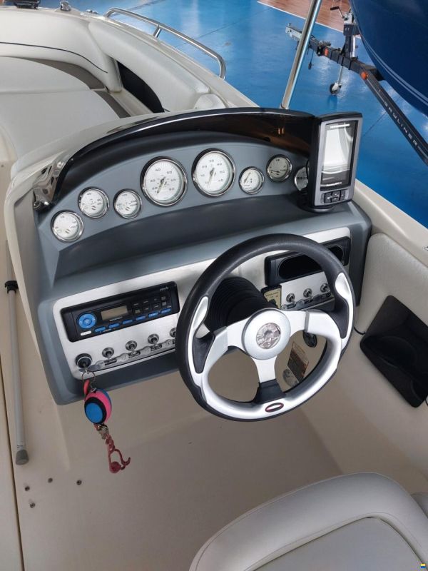 Bayliner 217