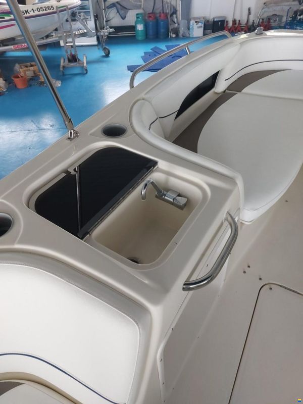Bayliner 217