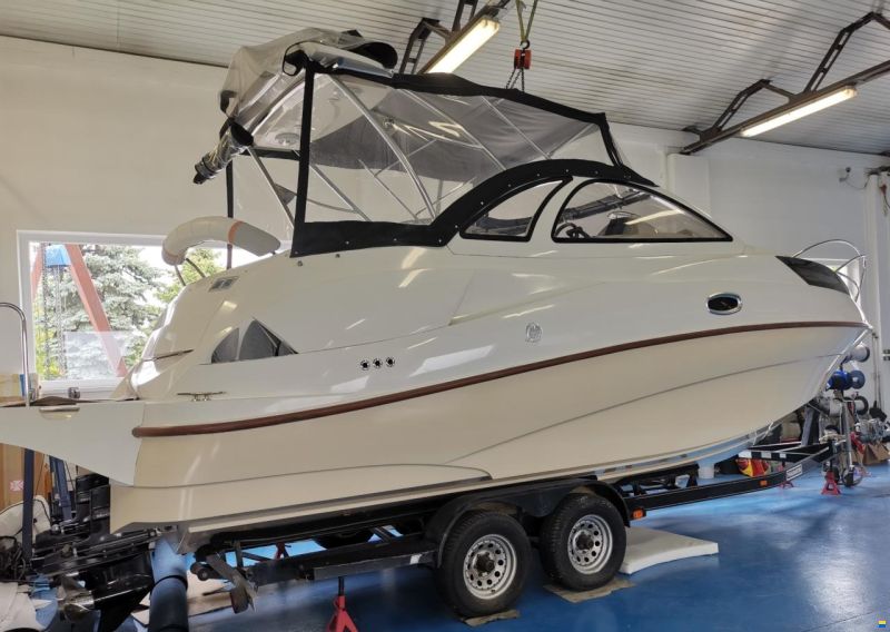 Quicksilver 890