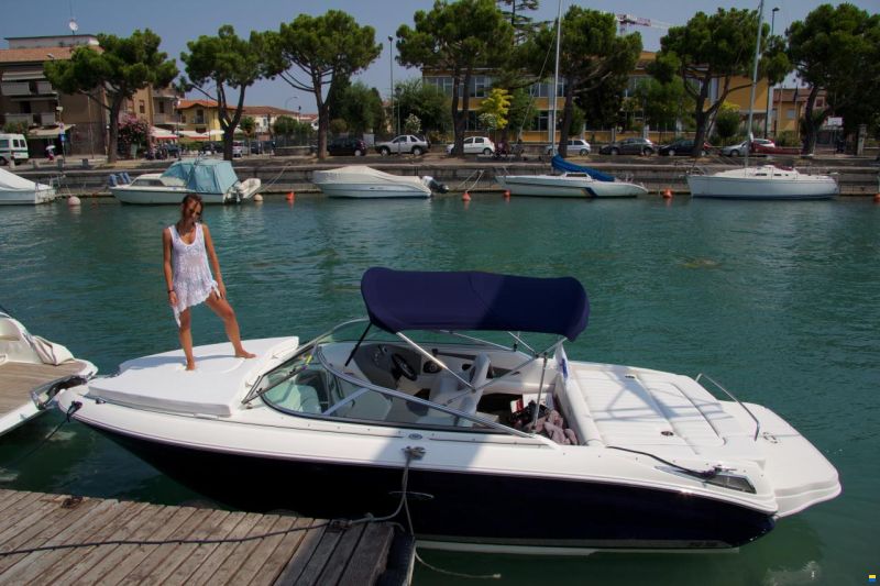 Sea Ray 220 SSE