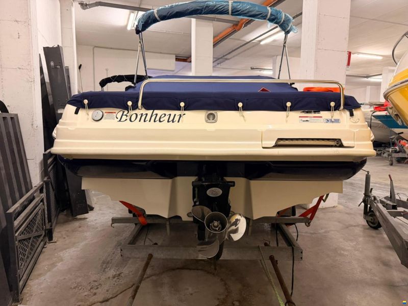 Sea Ray 220 SSE