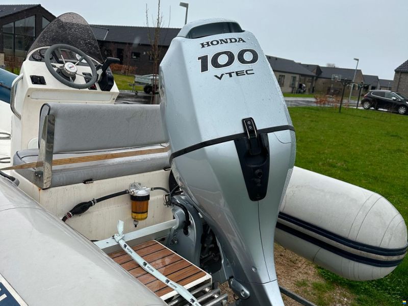 Valiant V520