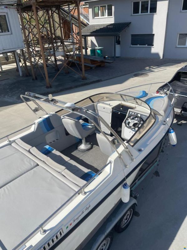 Nuova  Fiberglass Winner 18