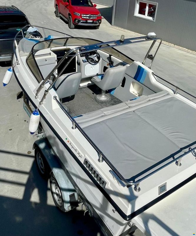 Nuova  Fiberglass Winner 18