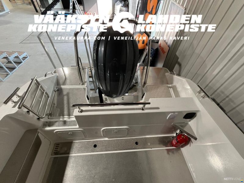 Buster Magnum Cabin