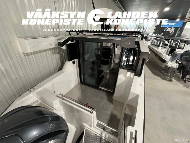 Buster Magnum Cabin