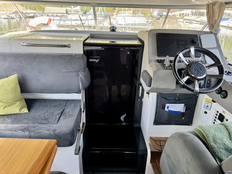 Marex 320 AFT Cabin Cruiser