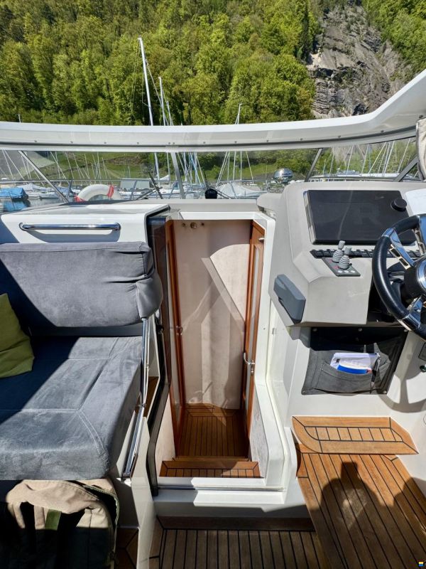Marex 320 AFT Cabin Cruiser