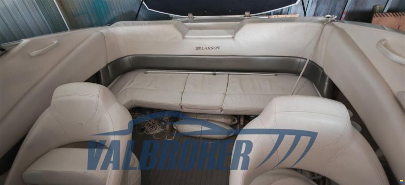 Larson Boats 216 Senza