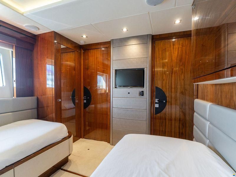 Sunseeker 86 Yacht