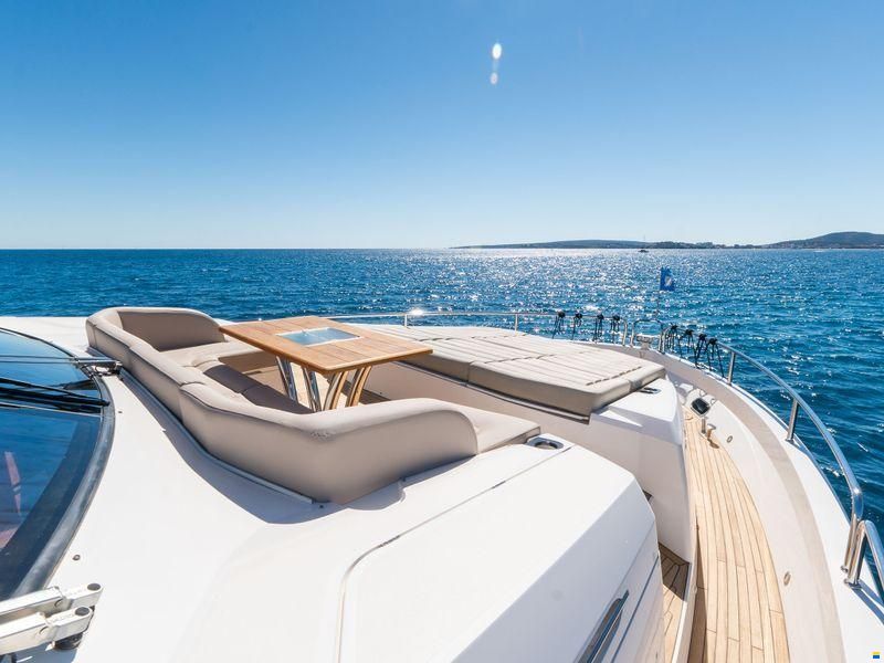 Sunseeker 86 Yacht