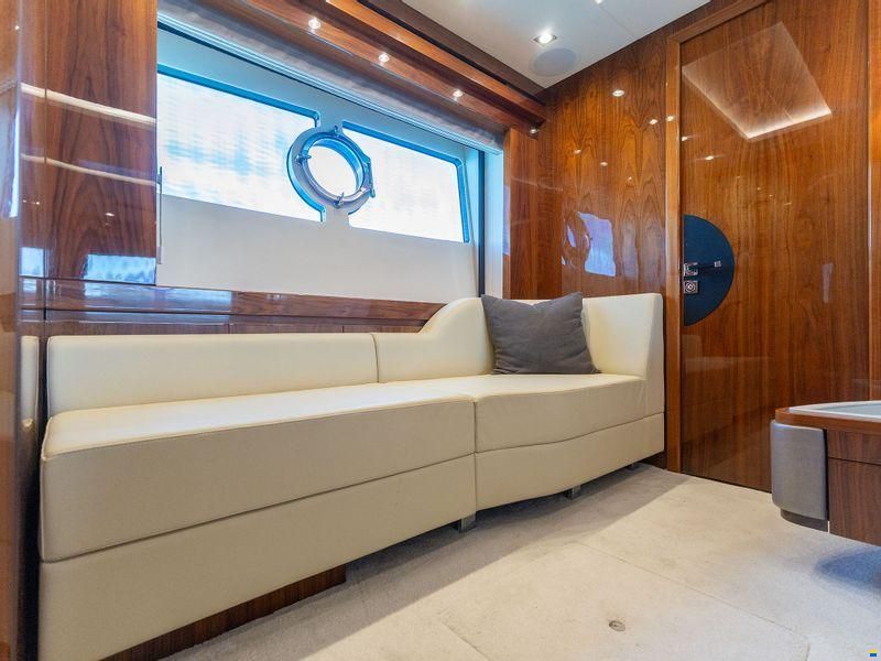 Sunseeker 86 Yacht