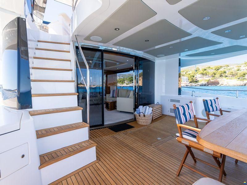 Sunseeker 86 Yacht