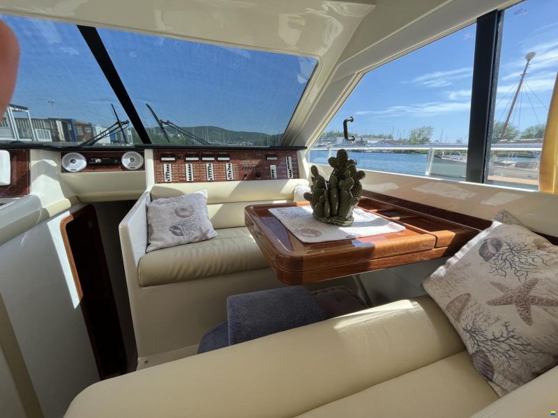 Ferretti 43
