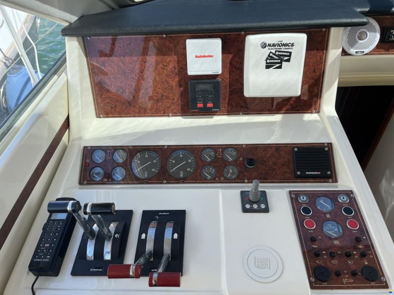 Ferretti 43
