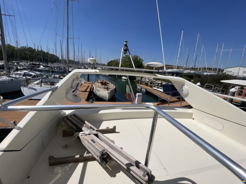 Ferretti 43