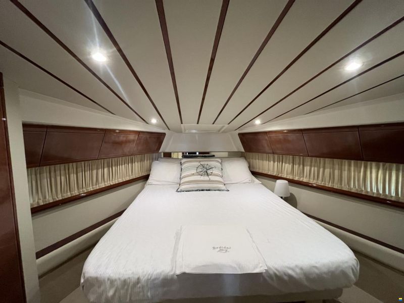 Ferretti 43