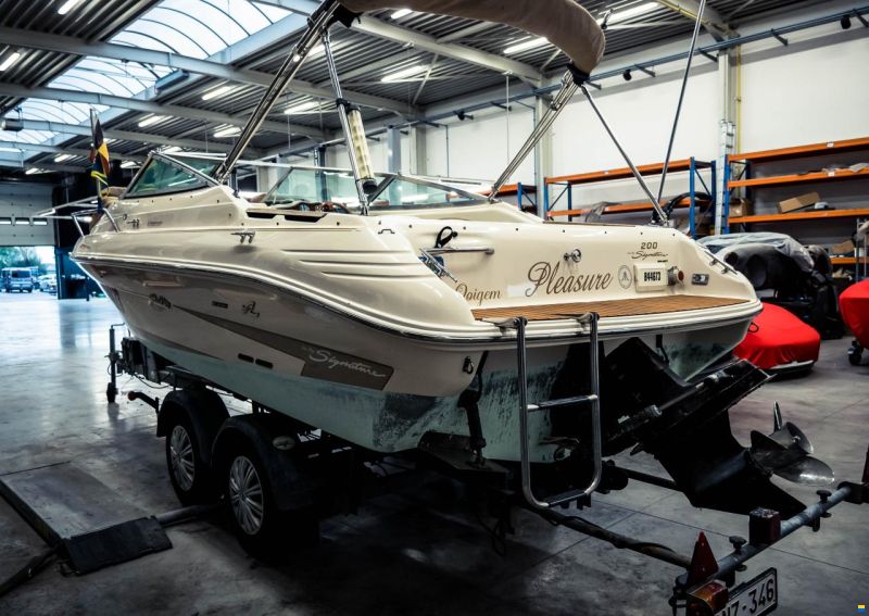 Sea Ray 200 Signature