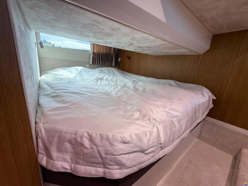 Galeon 360 Fly