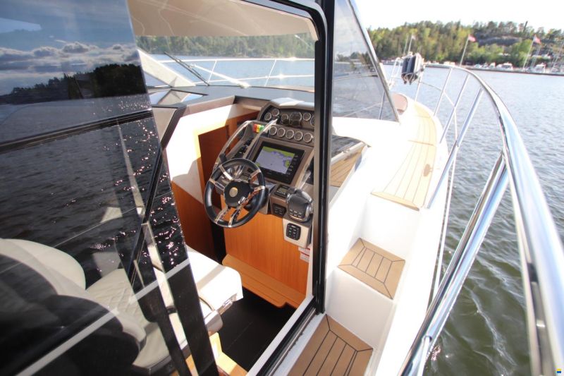 Galeon 360 Fly