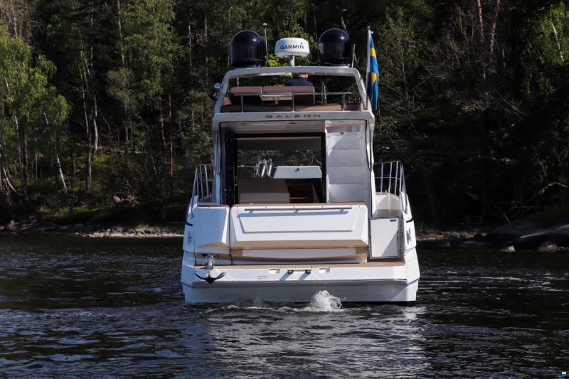 Galeon 360 Fly