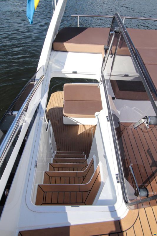 Galeon 360 Fly