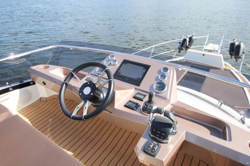 Galeon 360 Fly