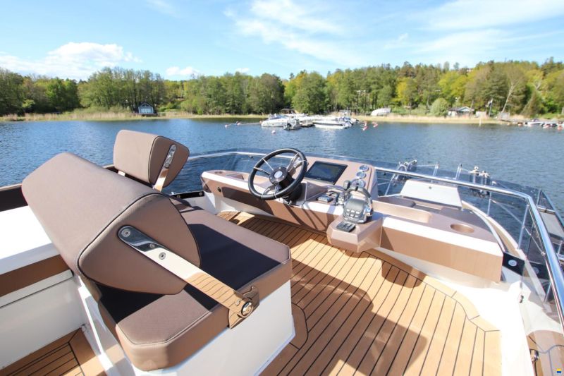 Galeon 360 Fly