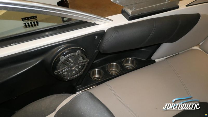 MasterCraft X2