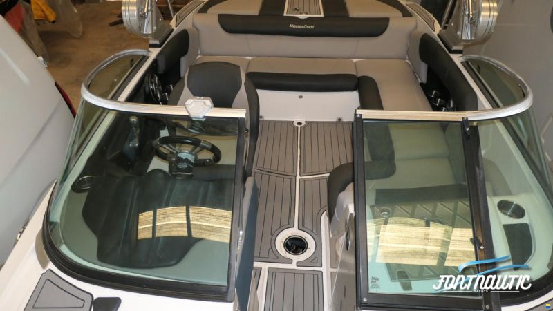 MasterCraft X2