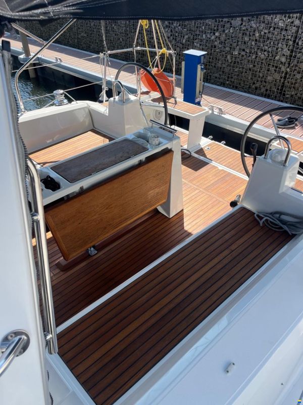 Beneteau Oceanies 38