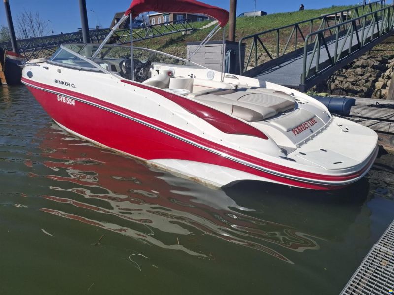 Rinker 246 Captiva Cuddy